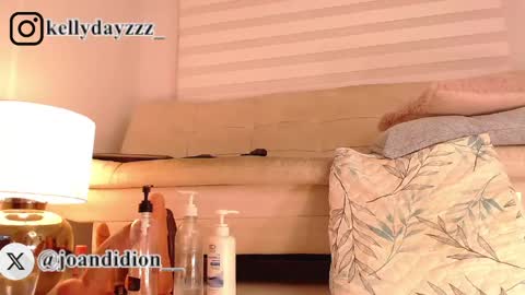 Snapshot of joan_didion chatting on May 13, 4:54 am Joan Didion online show from May 13, 4:54 am
