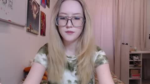 joan_kiss online show from June 18, 12:44 am