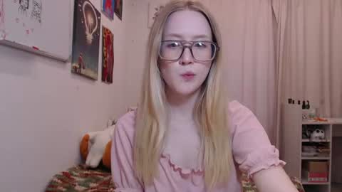 joan_kiss online show from June 22, 1:30 pm