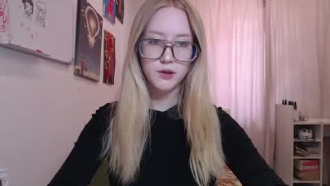 joan_kiss online show from July 3, 7:26 am