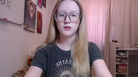 joan_kiss online show from July 29, 4:21 am