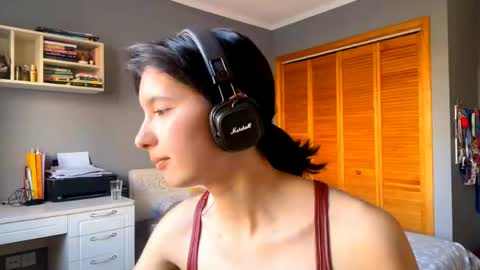 joanaphippin online show from April 24, 7:44 am