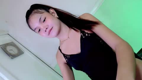 joanna_johnson online show from April 19, 12:43 am