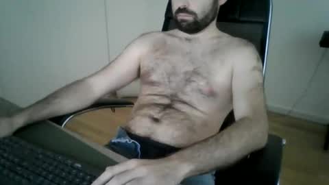 joaodias_18 online show from May 8, 5:07 pm