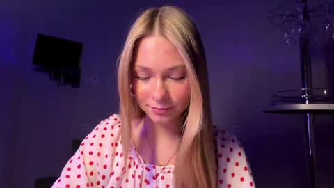 Emma online show from May 17, 7:10 pm