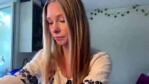 Emma online show from May 24, 10:09 am