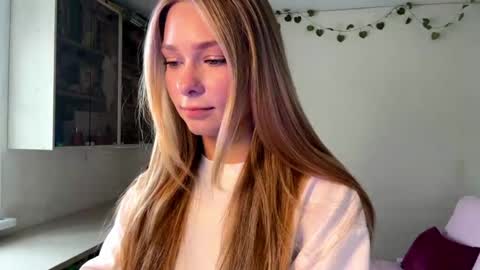 Emma online show from May 28, 12:24 pm