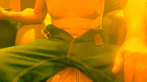 Snapshot of joeblow61616 chatting on December 6, 3:55 pm joeblow61616 online show from December 6, 3:55 pm