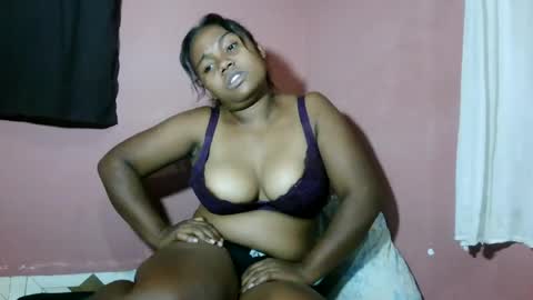 joenah012 online show from July 5, 6:04 pm