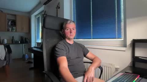 Jogger1991 online show from June 28, 6:14 pm