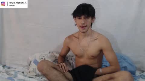 Snapshot of johan_mancini_r chatting on February 20, 5:46 pm johan_mancini_r online show from February 20, 5:46 pm