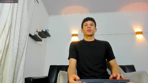 john_ssnow29 online show from June 27, 9:47 am