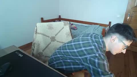 Snapshot of john_x00 chatting on February 22, 2:26 pm John online show from February 22, 2:26 pm