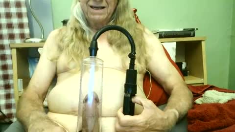johnnieq1971 online show from June 23, 1:03 am