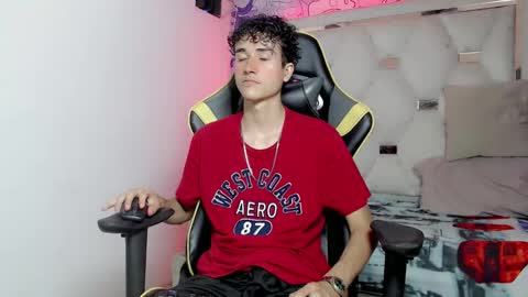 johnny_cagee online show from October 2, 4:41 am