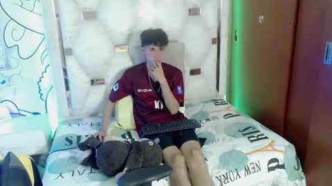 johnny_cagee online show from November 16, 4:18 am