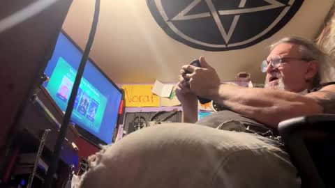 johnnyshung1 online show from March 22, 8:07 am