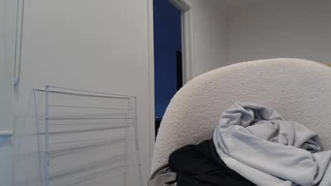 Snapshot of johnprivate494 chatting on June 13, 5:05 am johnprivate494 online show from June 13, 5:05 am