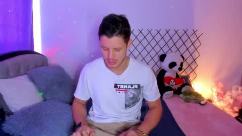 Snapshot of johnycooper08 chatting on July 21, 12:29 pm johnycooper08 online show from July 21, 12:29 pm