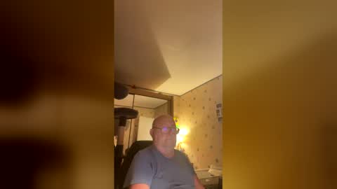 jojo60000529566 online show from December 19, 6:53 am