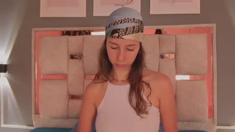 jolie_lov online show from September 23, 1:14 pm