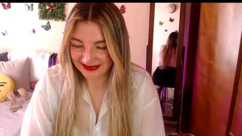 Snapshot of jolie_mature_ chatting on June 20, 7:38 pm Jolie Mature online show from June 20, 7:38 pm