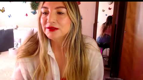 Snapshot of jolie_mature_ chatting on July 13, 7:38 pm Jolie Mature online show from July 13, 7:38 pm