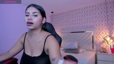 Snapshot of joliebenson1 chatting on July 18, 2:38 am J O L I E online show from July 18, 2:38 am