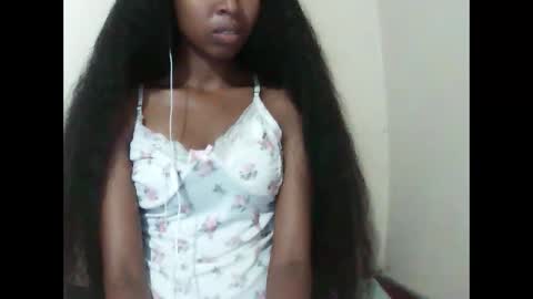 joliekah27 online show from March 23, 11:20 pm