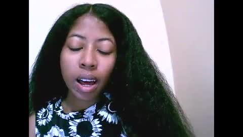 joliekah27 online show from June 2, 7:32 am