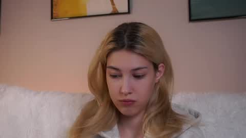 Viola online show from April 18, 7:07 pm