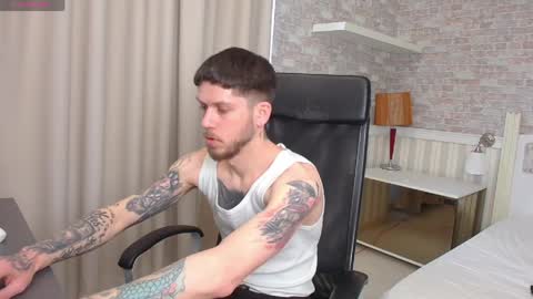 JonahShaw online show from April 8, 4:34 am