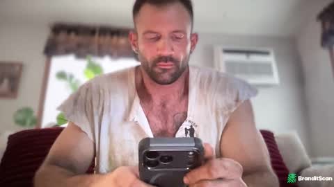 Snapshot of jonariesxxx chatting on May 18, 8:03 pm Jon Aries online show from May 18, 8:03 pm