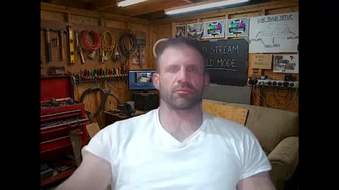 Snapshot of jonariesxxx chatting on May 20, 12:17 am Jon Aries online show from May 20, 12:17 am