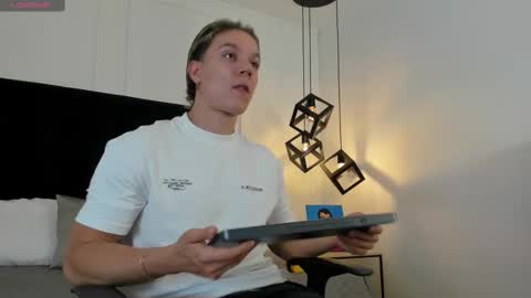 Jonathan Danielss  online show from March 2, 12:32 pm