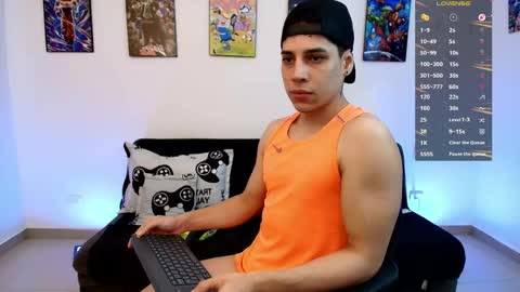 Instagram jonathanfit14 online show from May 26, 10:17 pm
