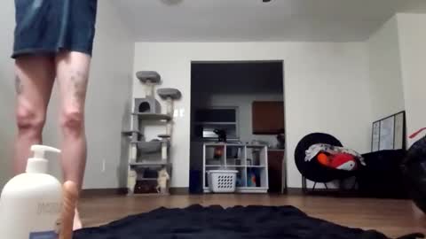 Sexy69Leo1 online show from April 2, 5:05 am