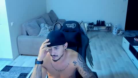 jonnyporn1 online show from October 24, 6:48 pm