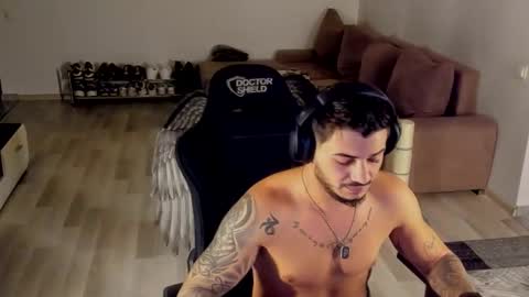 jonnyporn1 online show from December 20, 4:19 am