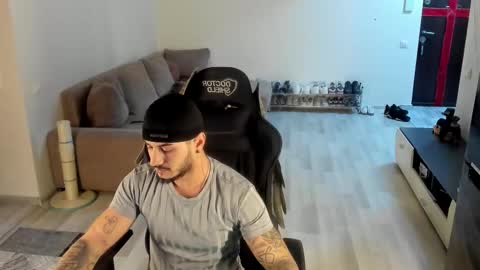 jonnyporn1 online show from January 6, 4:11 pm