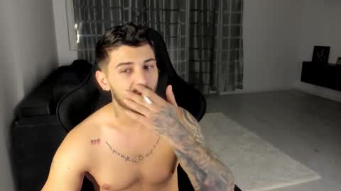 jonnyporn1 online show from February 7, 5:27 pm