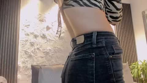 joselin online show from June 8, 1:22 pm