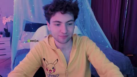 joseph_bear_ online show from March 29, 8:47 am