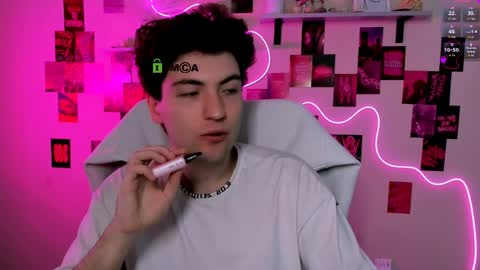 joseph_bear_ online show from April 13, 8:31 am