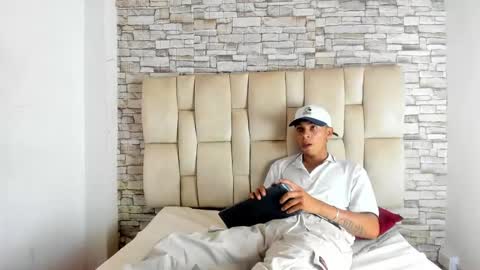 Snapshot of joseph_vans chatting on March 7, 10:35 am joseph_vans online show from March 7, 10:35 am