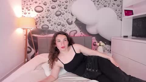 Snapshot of josephinerowe chatting on April 19, 6:10 pm Josephine online show from April 19, 6:10 pm