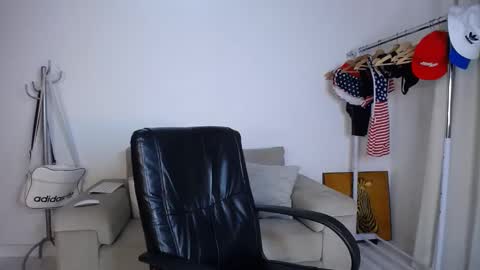 josezaens_ online show from October 25, 8:55 am