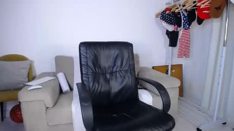 josezaens_ online show from November 5, 9:59 pm