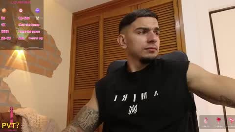 josh_miller01 online show from May 26, 1:29 pm