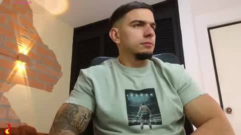 josh_miller01 online show from June 16, 1:36 pm